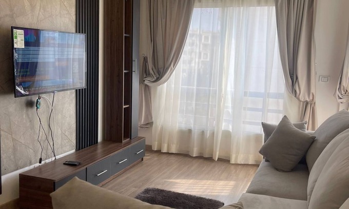 Shubra al Khaymah House | Cozy 2-bedroom building in amazing Cairo Governorate with WiFi, AC