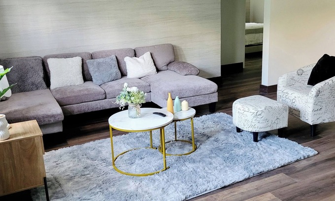 Baltimore Apartment | Cozy 2-bedroom & 1.5 Baths apartment in enchanting Baltimore with WiFi, AC