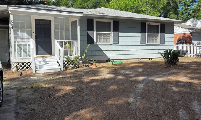Pensacola House | Cozy 2 bedroom 1 bath Cottage