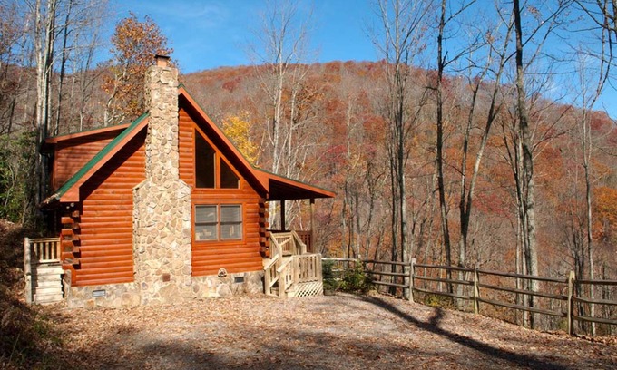 Maggie Valley Cabin | Cozy 2 Bedroom 2 Bath Log Cabin-Pet Friendly, Fenced Yard, Views & Firepit