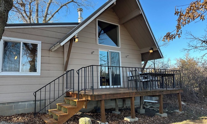 Fostoria House | Cozy 2-bedroom A-Frame near the Lake