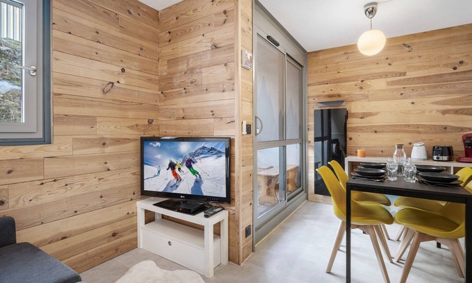 Val-Thorens Apartment | Cozy 2-Bedroom Apartment for 4 at Residence Lauzières, Ski-In/Ski-Out Access, Val Thorens