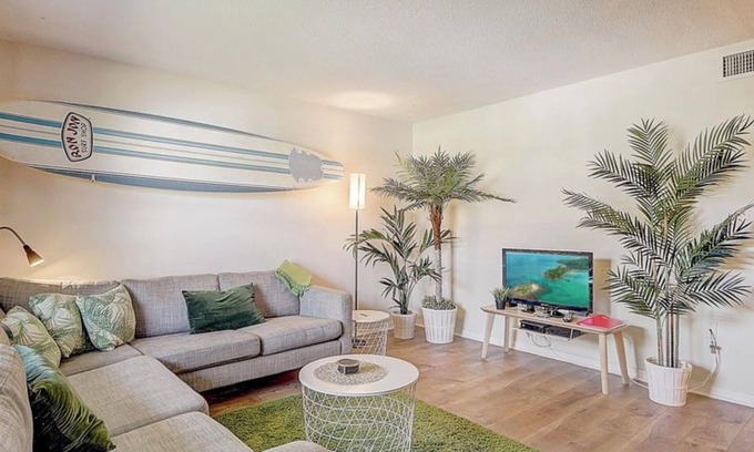 Bayview Park Apartment | Cozy 2-bedroom apartment in beautiful Cocoa Beach with WiFi, AC