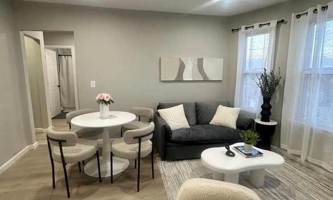 Springfield Apartment | Cozy 2-bedroom apartment Near Six Flags & Attractions