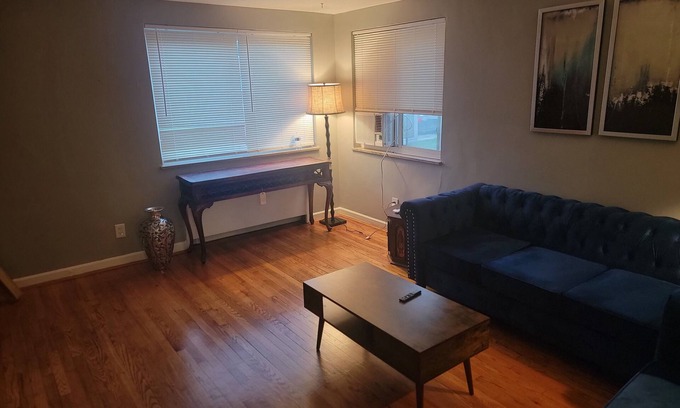 Deer Park Apartment | Cozy 2 bedroom Apartment close to kenwood mall and all major amentiies