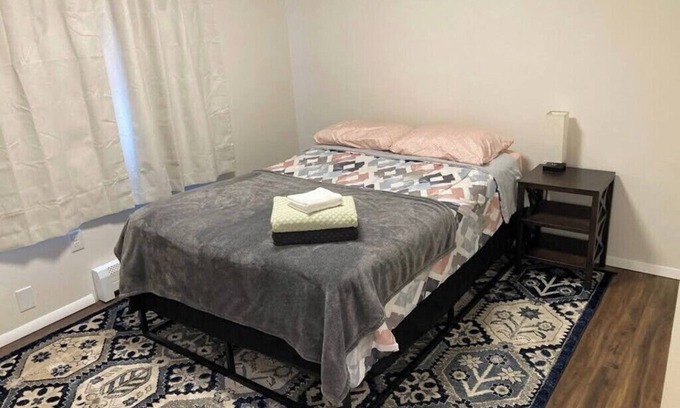 Turnagain Apartment | Cozy 2-bedroom apartment in soothing Anchorage with WiFi