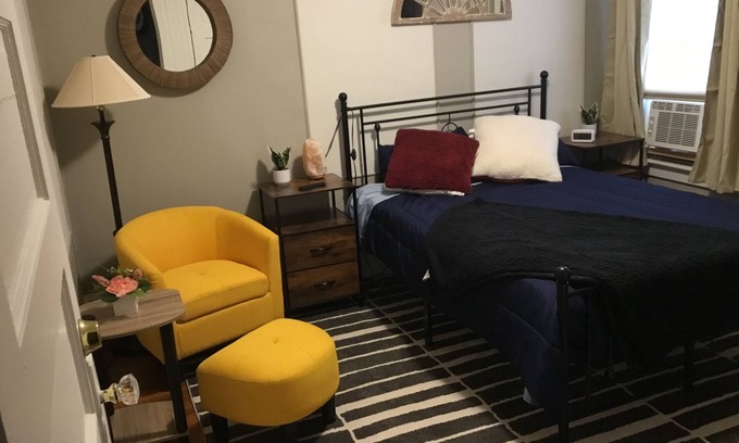 Rochester Apartment | Cozy 2 bedroom apartment in Rochester with AC and WiFi many amenities