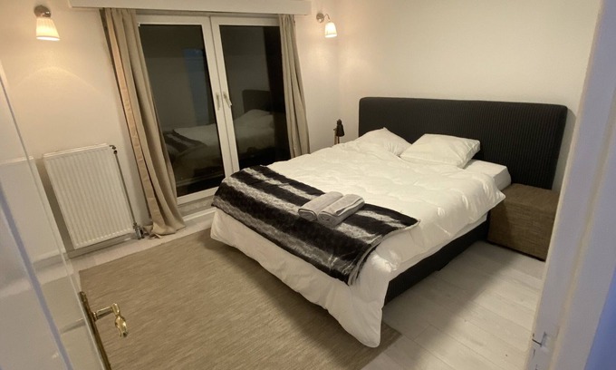 Meersel Apartment | Cozy 2-bedroom apartment in brilliant Lier with WiFi, AC