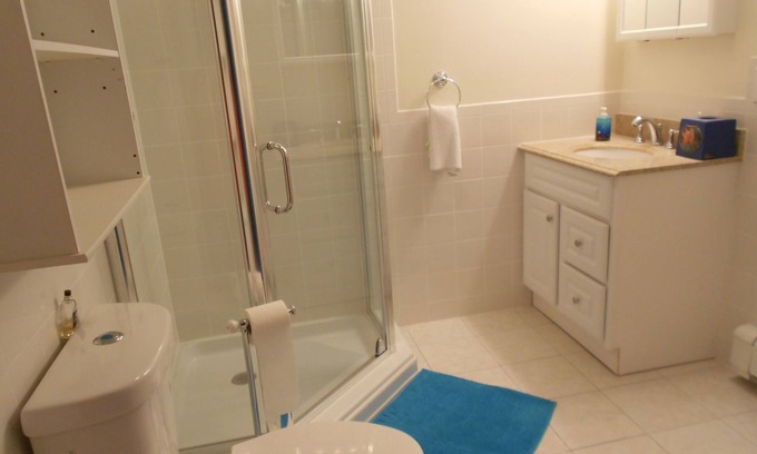Oak Square Apartment | Cozy 2-bedroom apartment in lovely Boston with WiFi, AC