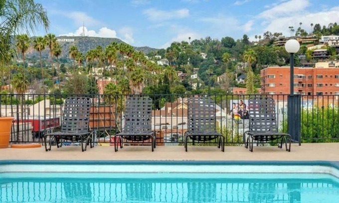 Anaheim Resort Apartment | Cozy 2-bedroom apartment in awesome Orange with AC