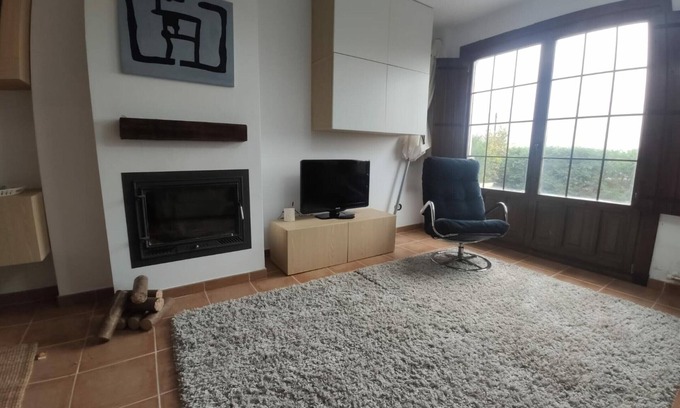 Badaguas Apartment | Cozy 2-Bedroom Apartment with Sofa Bed Near Jaca - Sleeps 6