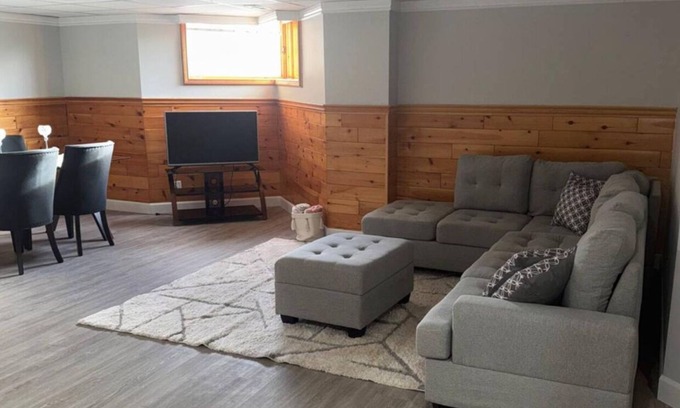 Chelmsford House | COZY 2 bedroom basement apartment
