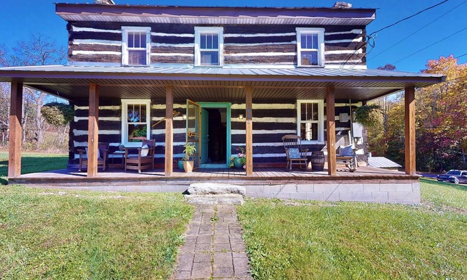 Saxon Cabin | Cozy 2-bedroom cabin built in 1855 with WiFi