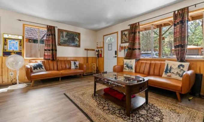 Sugarloaf Cabin | Cozy 2 Bedroom Cabin, Pet-Friendly, Fenced Yard & Air Conditioner