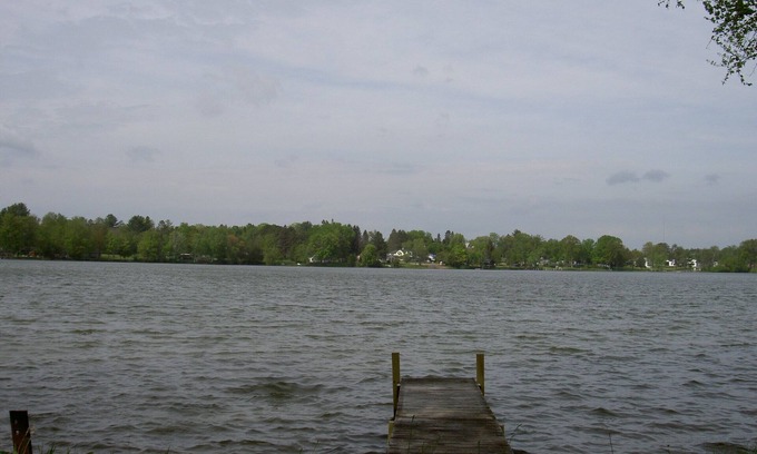 Lincoln Cabin | Cozy 2 Bedroom Cabin With Boat