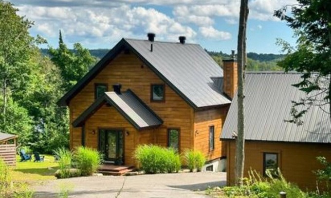 Entrelacs Ski Chalet | Cozy 2-bedroom chalet in enjoyable Entrelacs with WiFi