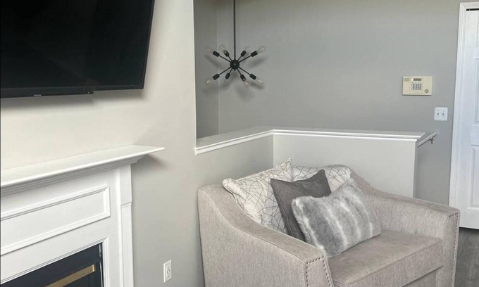 Chesterfield Condo | Cozy 2-bedroom condo with WiFi, AC in peaceful New Baltimore