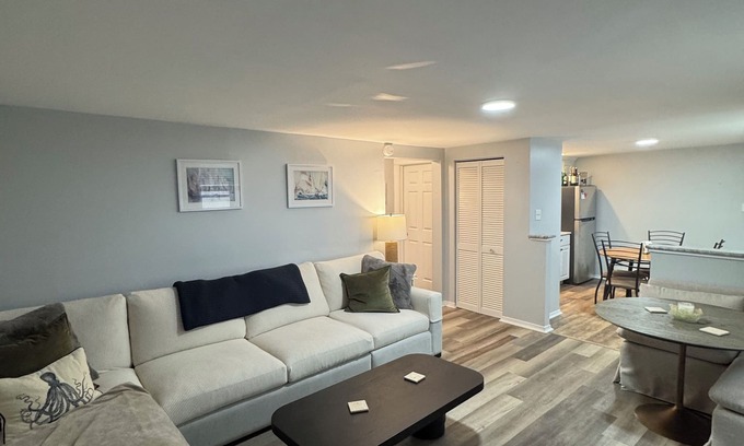 Ventnor City Condo | Cozy 2-bedroom condo in Ventnor - one block to the beach!