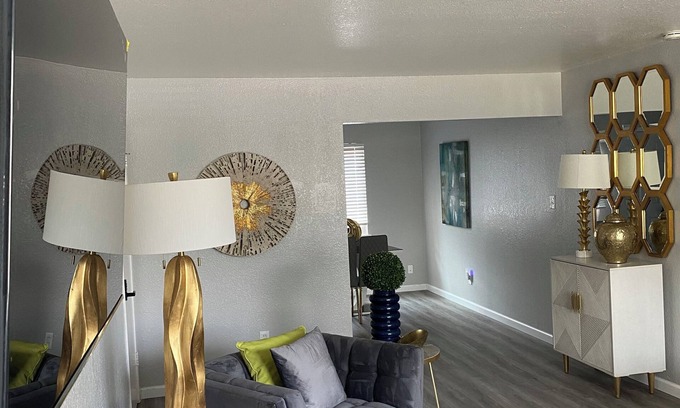 Arden-Arcade Apartment | Cozy 2-bedroom corporate apartment in lovely Sacramento with AC, WiFi , 2