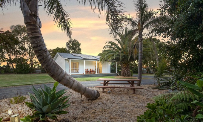 Welshpool Cottage | Cozy 2 Bedroom Cottage