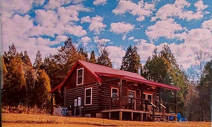 Paoli Cabin | Cozy 2-bedroom country side cabin. Minutes from Patoka Lake. Pet friendly.