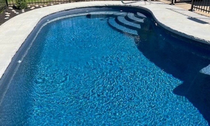 North Olmsted House | Cozy 2-bedroom house sleeps 6+ with heated inground pool in North Olmsted