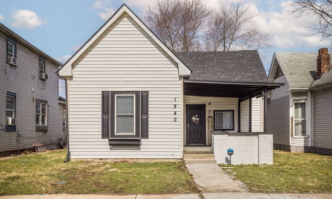 Indianapolis House | Cozy 2 bedroom Home - Close To It All!