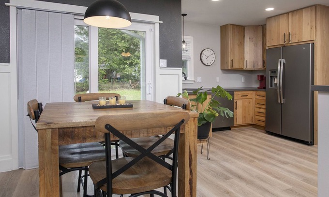 Kilgore House | Cozy 2 bedroom home next to Golf and Creekside Trail!