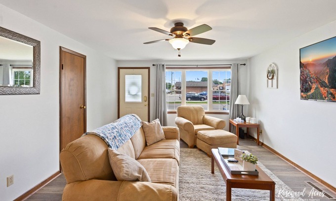 Bourbonnais House | Cozy 2 bedroom home steps from ONU W/King bed & fenced in back yard.