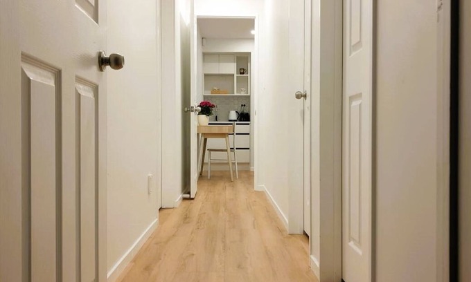 Three Kings House | Cozy 2-Bedroom Homestay: Your Ideal Retreat for Comfort & Convenience