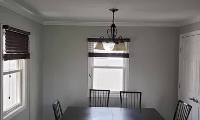 Wall House | Cozy 2-bedroom house 3.5 blocks to beautiful Belmar beach