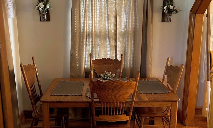 Dunbar House | Cozy 2-bedroom house in nice Dunbar with WiFi, AC