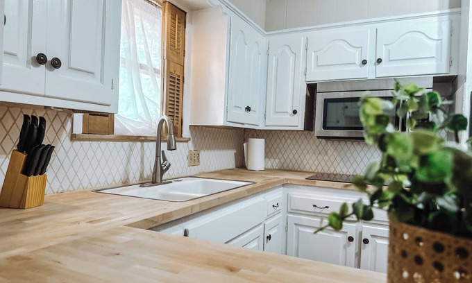 Vernon House | Cozy 2-bedroom house in Vernon.