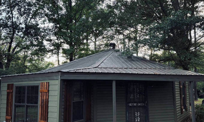 Pope House | Cozy 2-bedroom house on Enid Lake, just steps from Wallace Creek Campgrounds