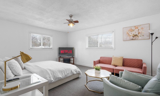 Rockville House | Cozy 2-bedroom house in Rockville