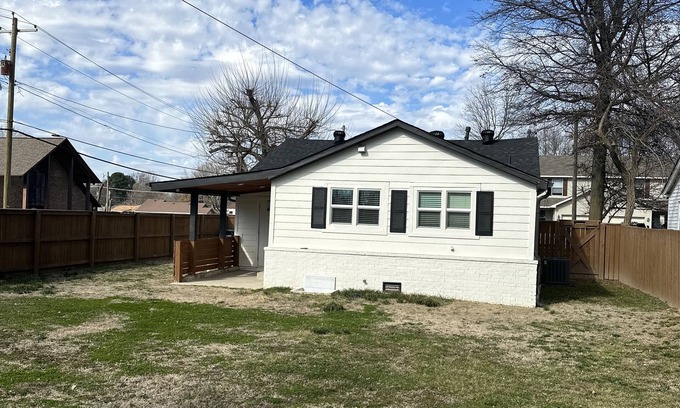 Springdale House | Cozy 2-bedroom house in Springdale with WiFi