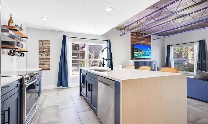 Sanford Condo | Cozy 2-bedroom KING suite condo with WiFi, AC in enjoyable Sanford