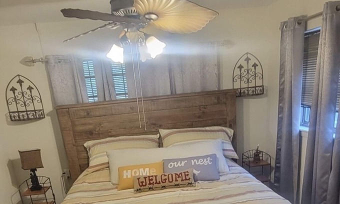 OST - South Union Apartment | Cozy 2 bedroom nook near Texas Medical Center, U of H, & Downtown Houston
