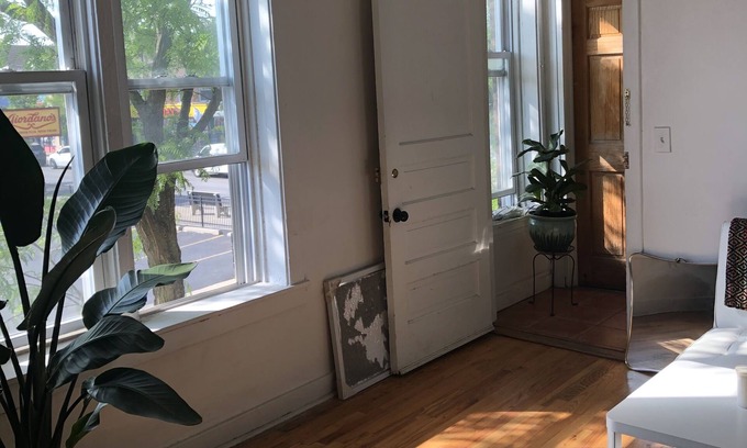 Avondale Apartment | Cozy 2 Bedroom on a quiet street / Half price for Sep-Oct