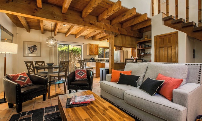 Northeast Santa Fe House | Cozy 2-Bedroom Plaza Retreat: Spacious Quiet Luxury