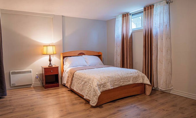 Laval House | "Cozy 2-Bedroom Retreat – Perfect for Families or Small Groups of 5