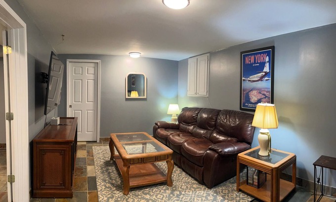 Suwanee House | Cozy 2 bedroom studio in Suwaneennn