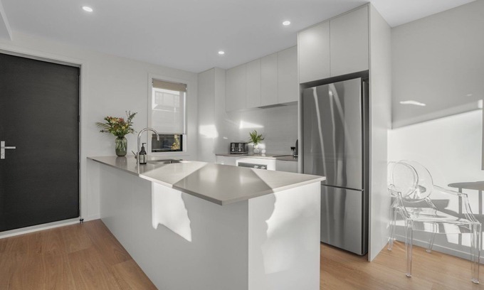 Lower Hutt House | Cozy 2 bedroom Townhouse, close to Hutt city and Hutt Hospital all amenities