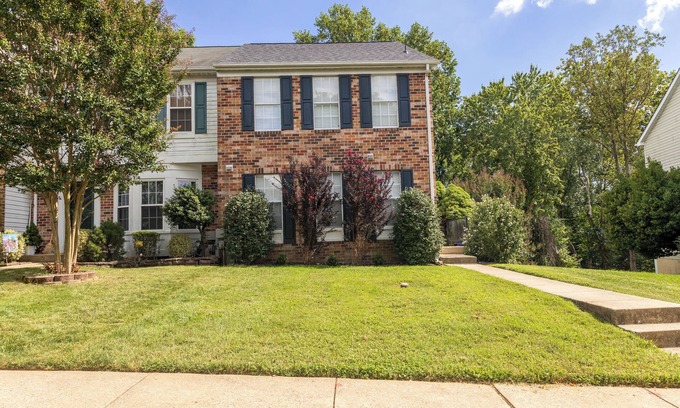 Bel Air South House | Cozy 2-bedroom townhome in superb Bel Air close to dining, shops and local charm