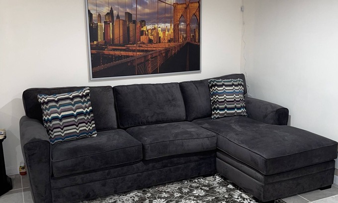 Queens House | Cozy 2 Bedroom unit in the HEART of Queens, NY