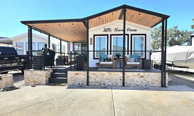 Lake Havasu City House | Cozy 2 bedroom Park Model Home in Popular Lake Havasu City near London Bridge