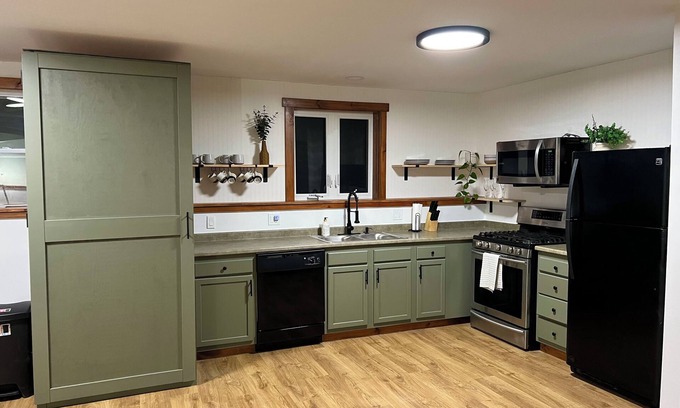 South Burlington Apartment | Cozy 2-bedroom apartment close to UVM
