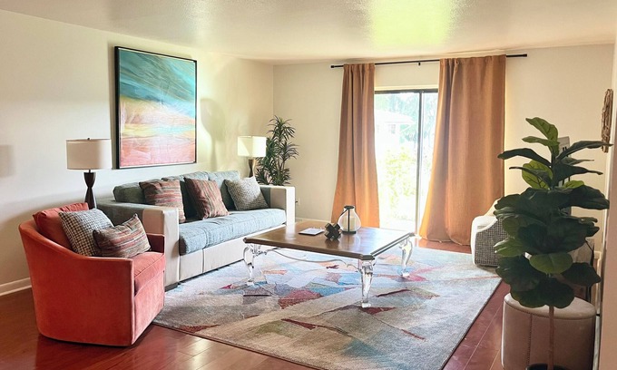Mount Dora Apartment | Cozy 2 bedroom water view retreat nestled in the heart of downtown Mount Dora.