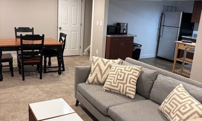 Federal Heights Apartment | Cozy 2 bedroon basement apartment. Midway between Boulder and Denver.