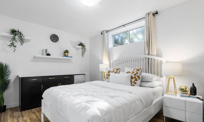Townline Hill House | Cozy 2 BR basement suite w/ Hot Tub + Home Gym